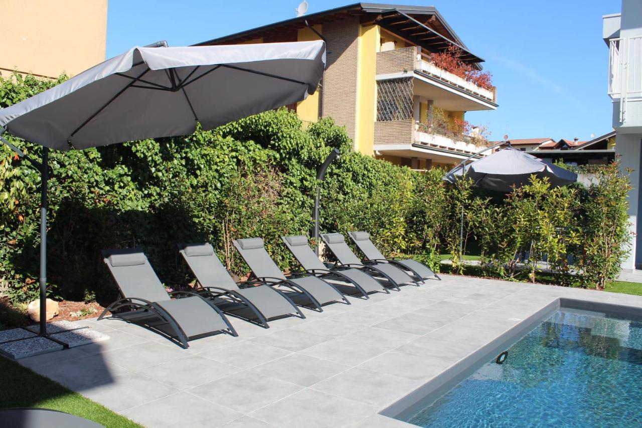 Villa Karolina Desenzano del Garda Exterior photo